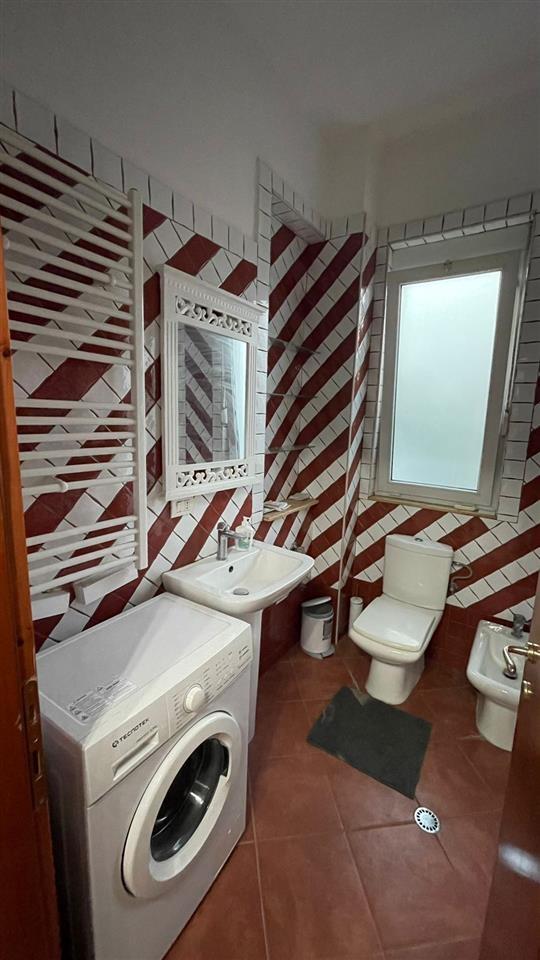 Qera, Kat Vile, Myslym Shyri, Tiranë – 650€ | 120 m²