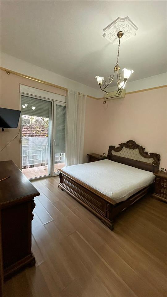 Qera, Kat Vile, Myslym Shyri, Tiranë – 650€ | 120 m²