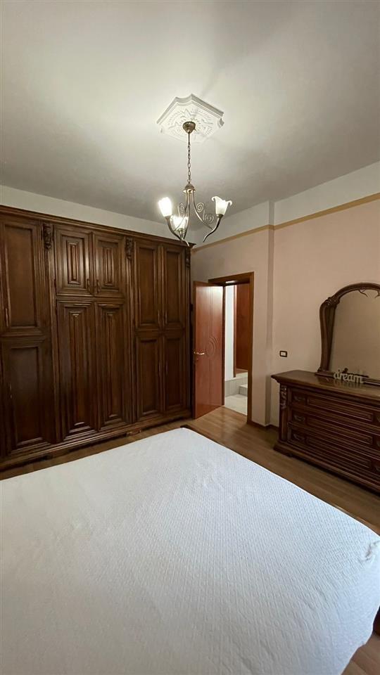 Qera, Kat Vile, Myslym Shyri, Tiranë – 650€ | 120 m²