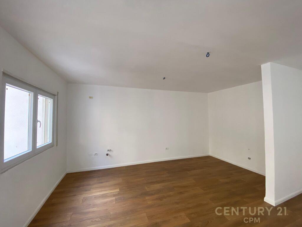 SHESIM APARTAMENT 1+1 NE PLAZH ILIRIA , DURRES