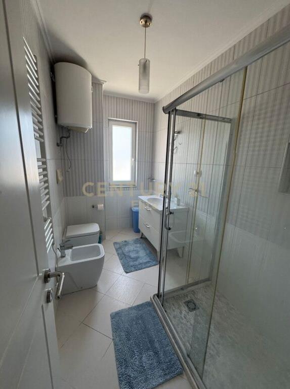 Qira Apartament 2+1+2 Pallatet Agimi €1300