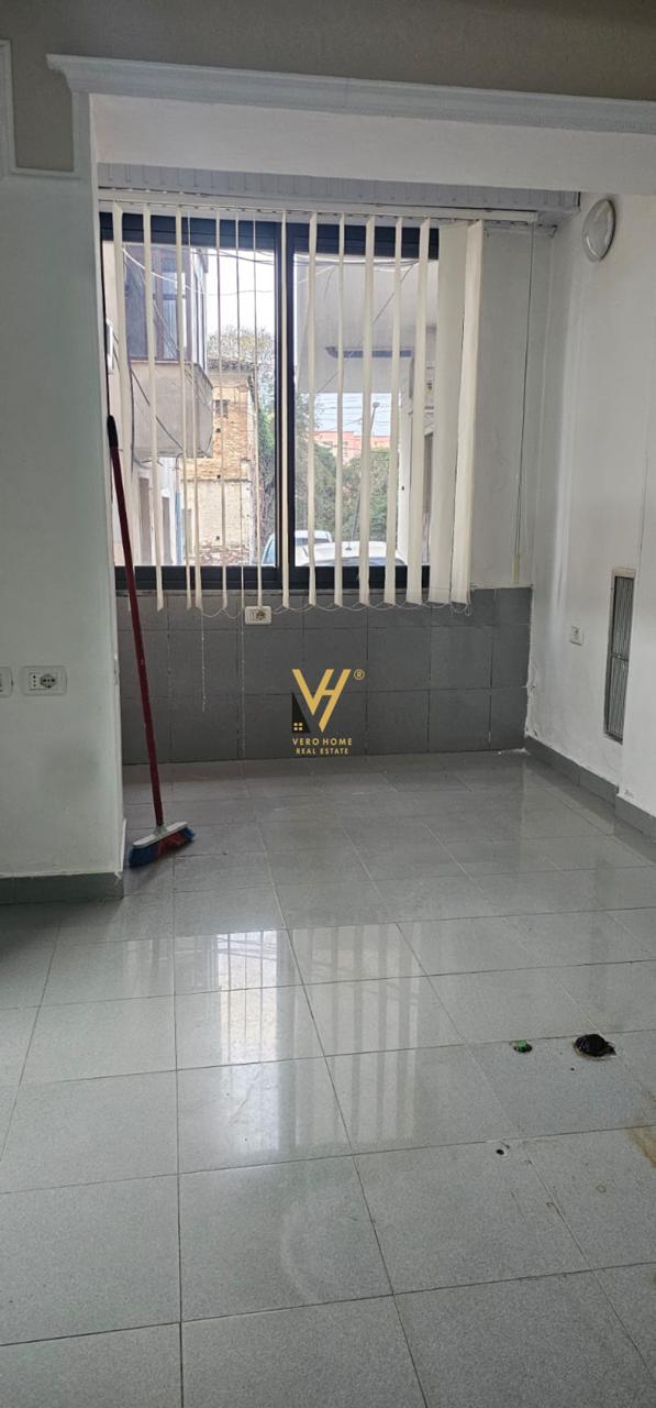 AMBIENT BIZNESI 65 M2 NE KAVAJE 300 EURO