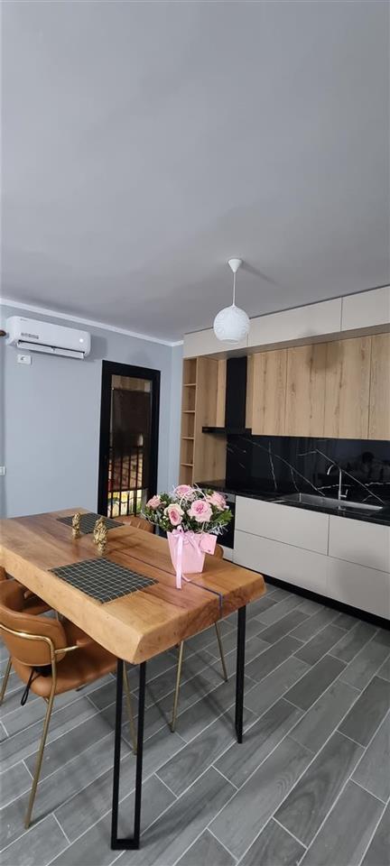 Apartament me qera ditore prane Qendres!