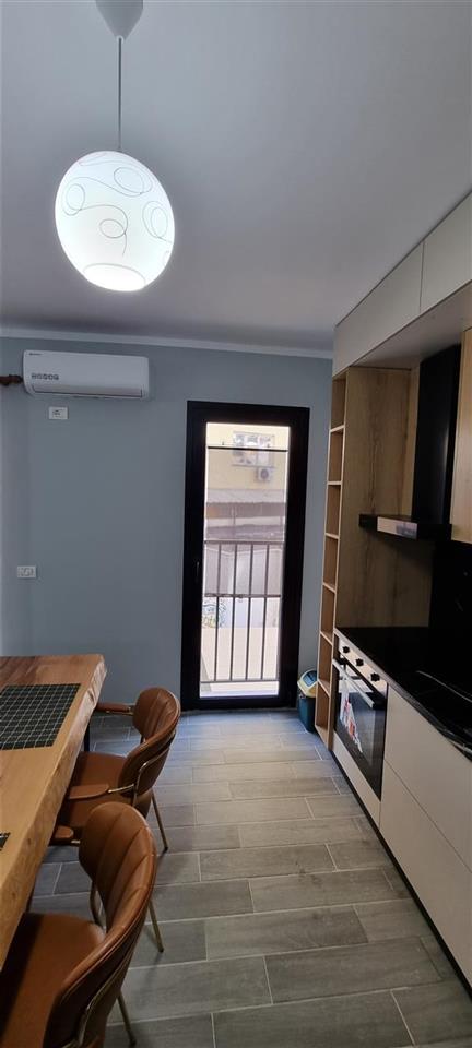 Apartament me qera ditore prane Qendres!