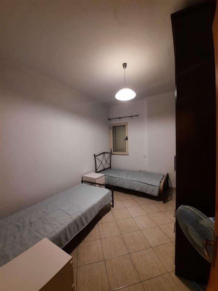 Apartament 2+1 per qera // 420 Euro