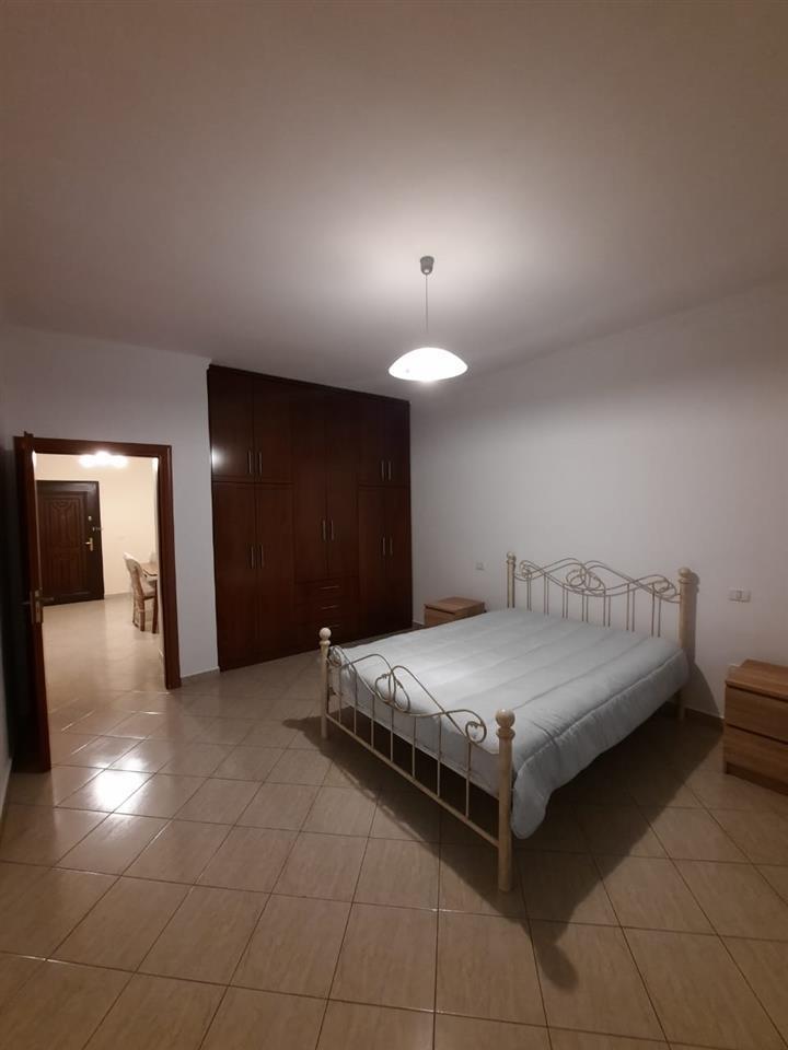 Apartament 2+1 per qera // 420 Euro