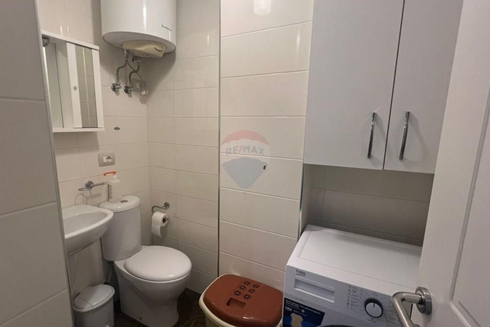 Jepet apartament 2+1+2 per qira ne Bllok !