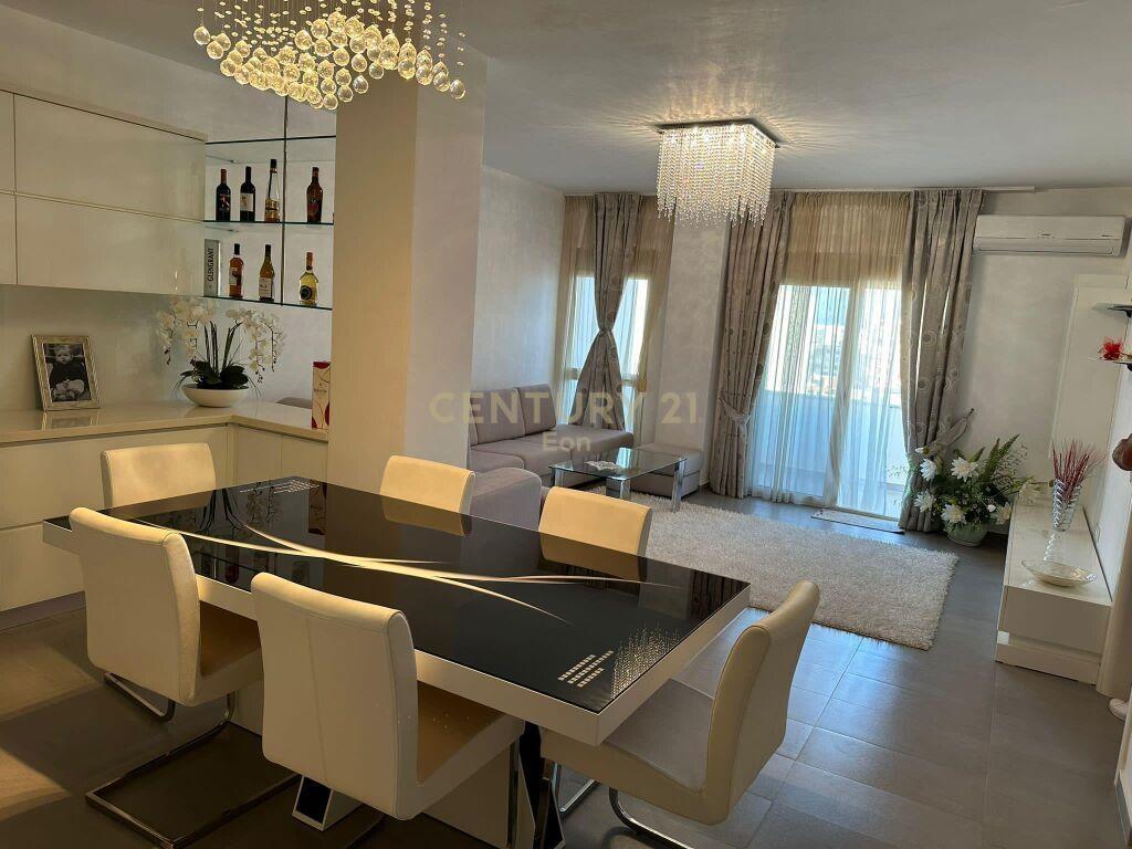 Apartament 2+1 me Qira prane Shkolles Eftali Koci, Durrës!