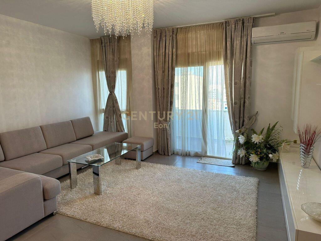 Apartament 2+1 me Qira prane Shkolles Eftali Koci, Durrës!