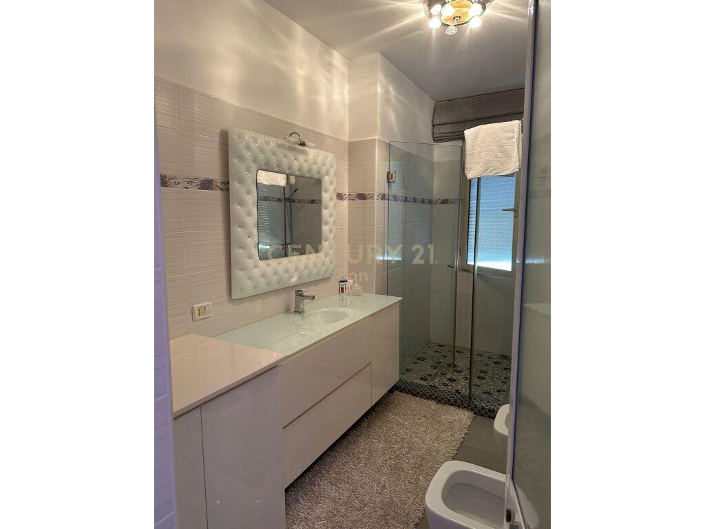 Apartament 2+1 me Qira prane Shkolles Eftali Koci, Durrës!