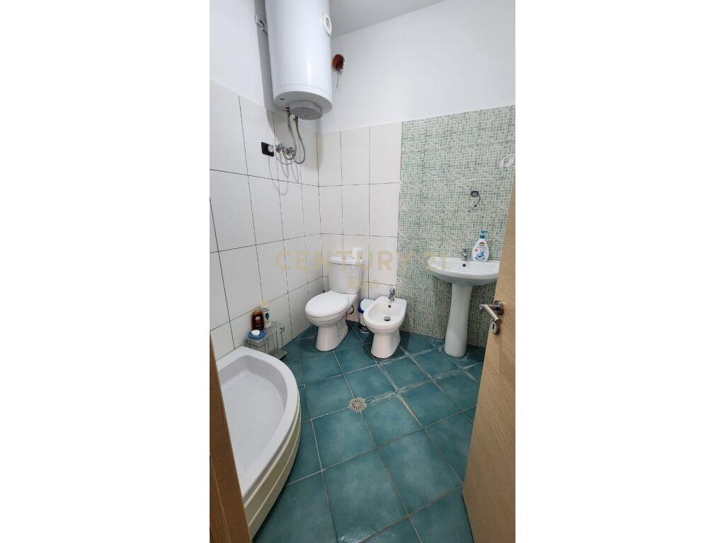 JEPET APARTAMENT 2+1+2 ME QIRA TEK VILA E ZOGUT!