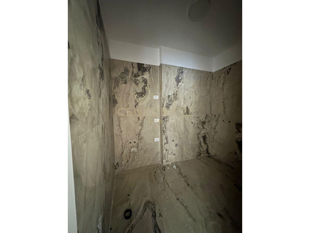 SHITET APARTAMENTI 1+1 TEK MALI I ROBIT,NE GOLEM!