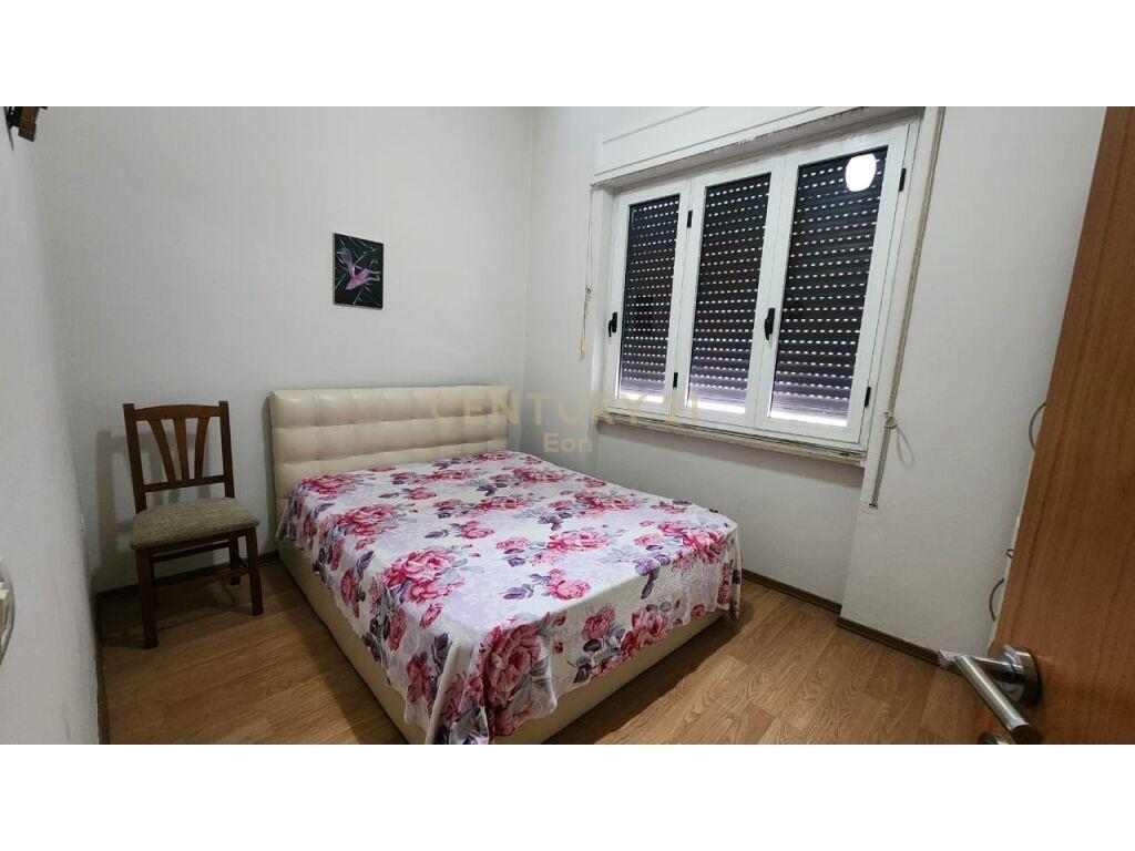 APARTAMENT 3+1+2 PER QIRA NE QENDER TE DURRESIT!