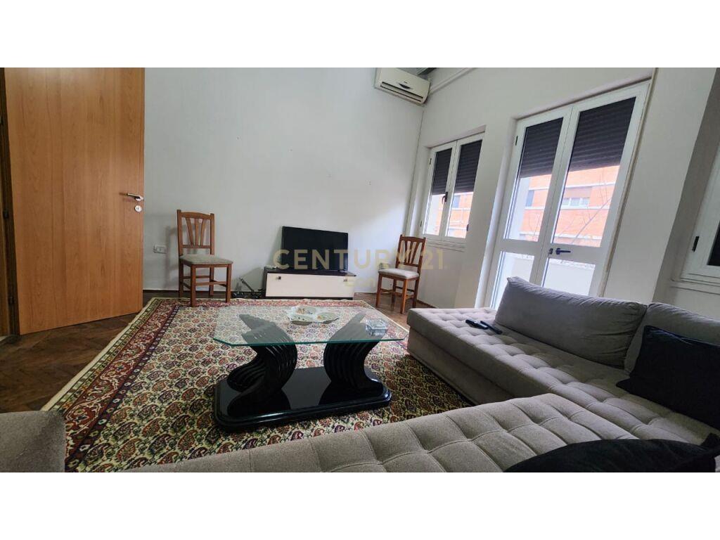 APARTAMENT 3+1+2 PER QIRA NE QENDER TE DURRESIT!