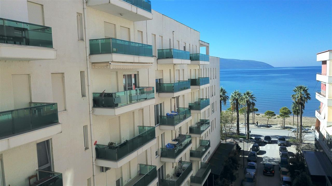 APARTAMENT 1+1 ME QERA DITORE/MUJORE NE LUNGOMARE