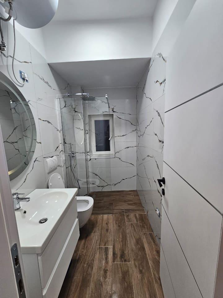 Jepet Shtepi me qera, ne Pallat Egzistues 1+1