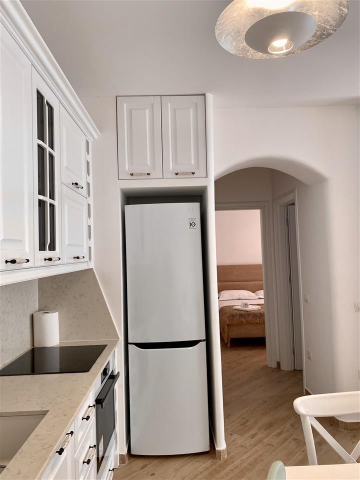 APARTAMENT 1+1 ME QERA DITORE/MUJORE NE LUNGOMARE