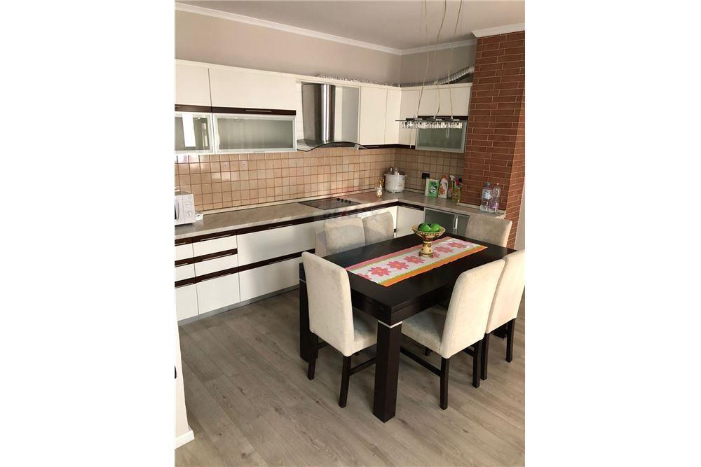 Apartament 2+1+2 me qira te Komuna e Parisit!