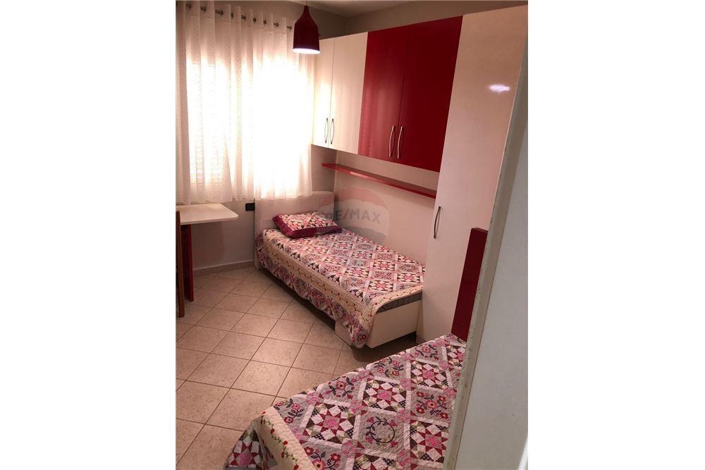 Apartament 2+1+2 me qira te Komuna e Parisit!