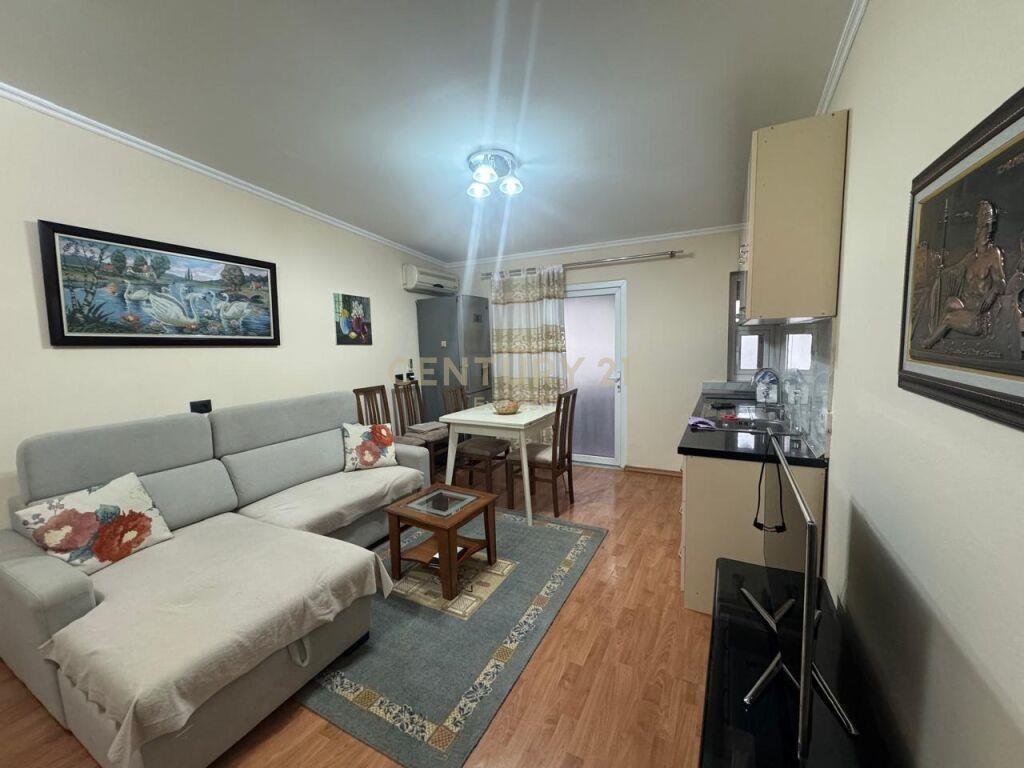 Qira Apartament 2+1+2 Ish Blloku €800