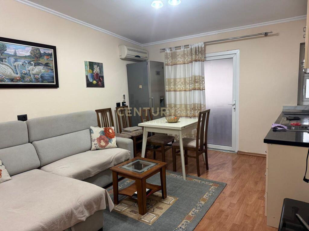 Qira Apartament 2+1+2 Ish Blloku €800