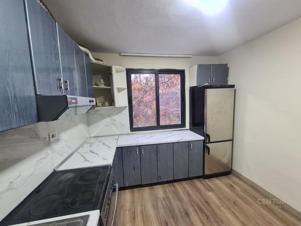 Qira Apartament 1+1 Rruga Mine Peza €450