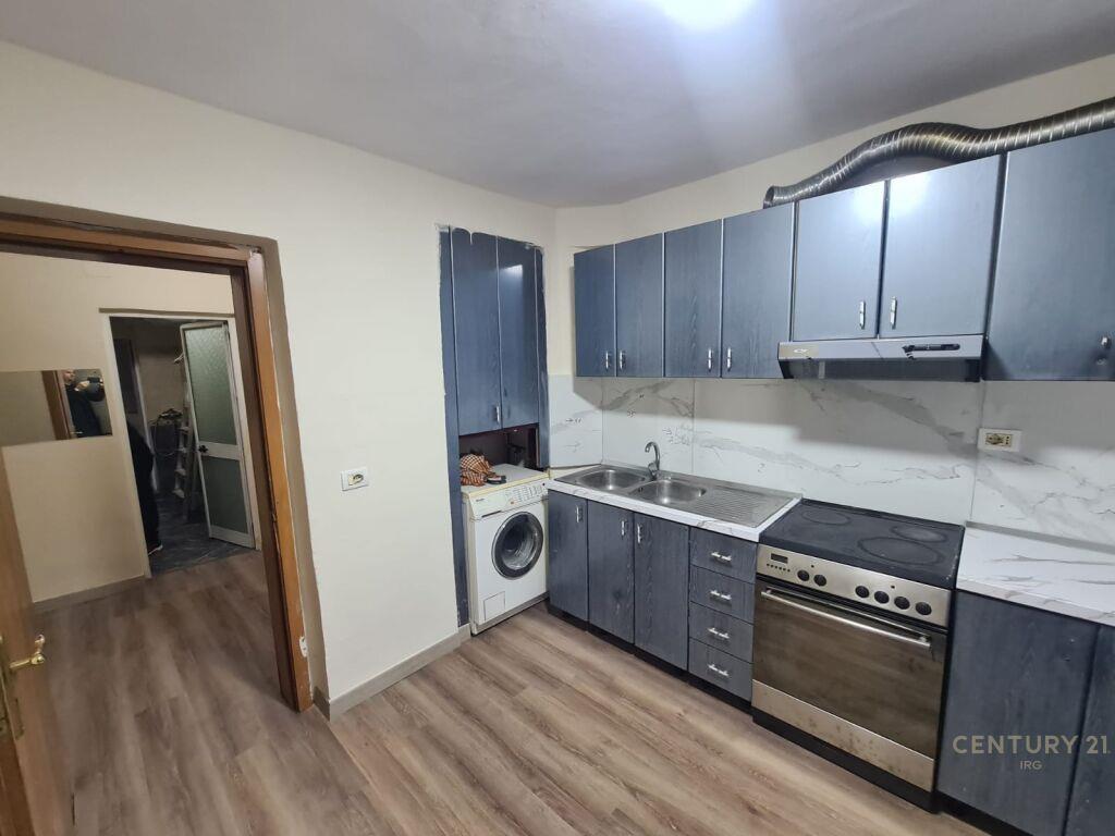 Qira Apartament 1+1 Rruga Mine Peza €450