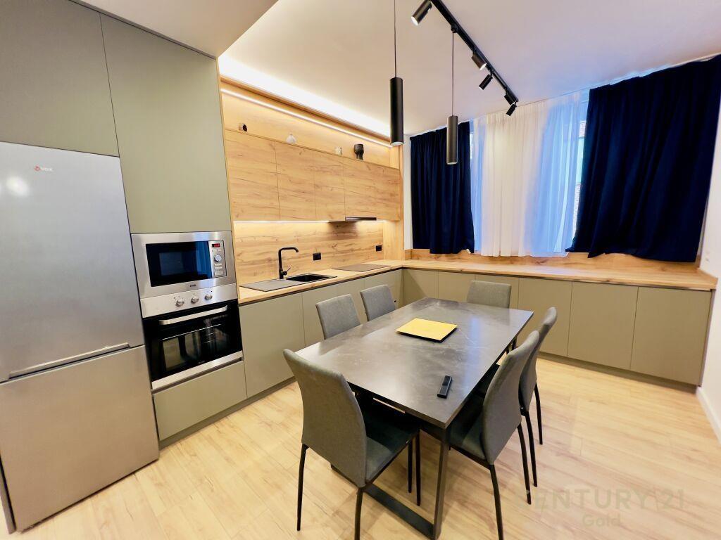 Qira Apartament 2+1+2 Bulevardi i Ri €900