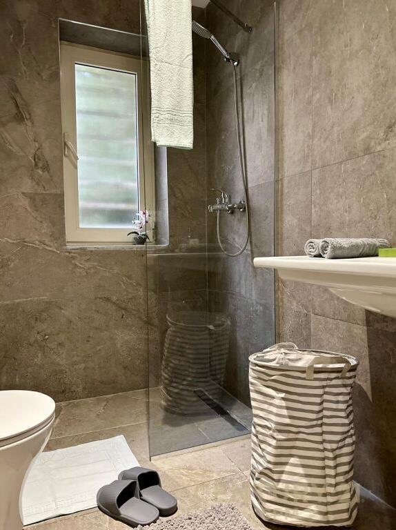 Qira Apartament 1+1 Rruga e Kosovareve €666