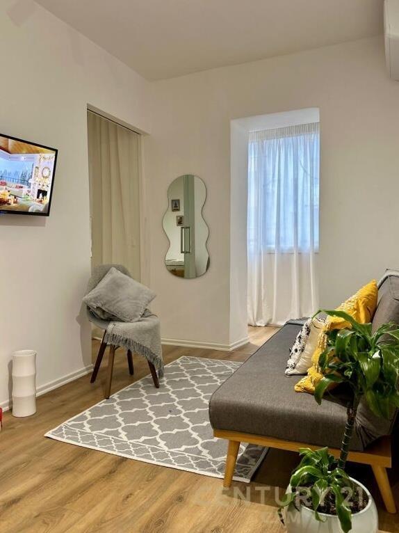 Qira Apartament 1+1 Rruga e Kosovareve €666