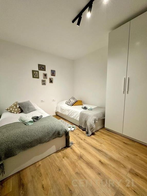 Qira Apartament 1+1 Rruga e Kosovareve €666