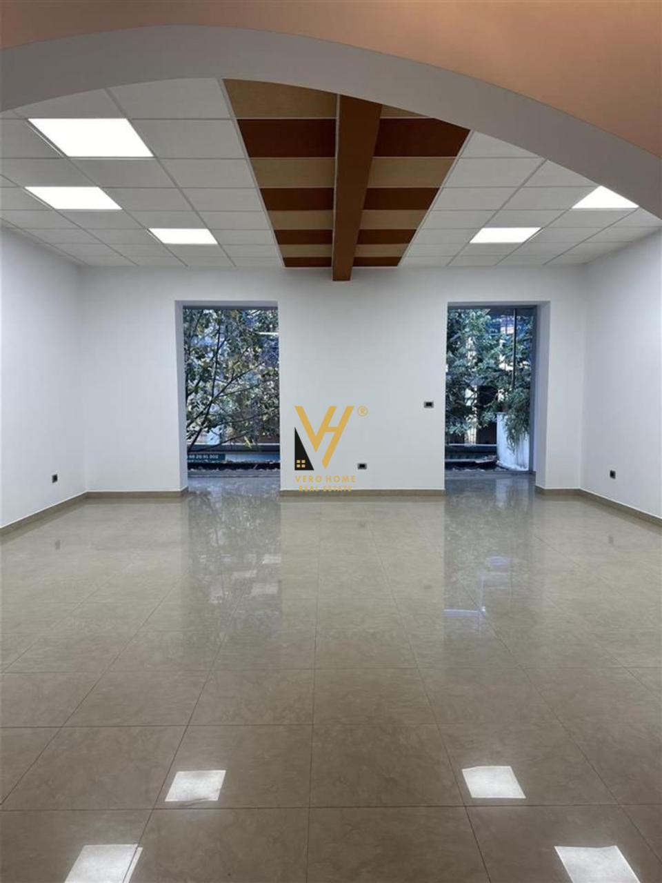 ZYRE 100M2 ME QERA TE BLLOKU 95.000 LEKE