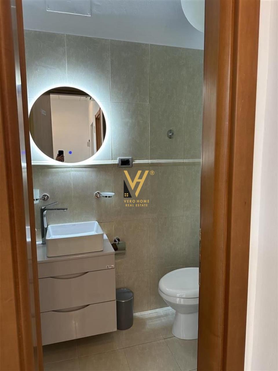 ZYRE 100M2 ME QERA TE BLLOKU 95.000 LEKE