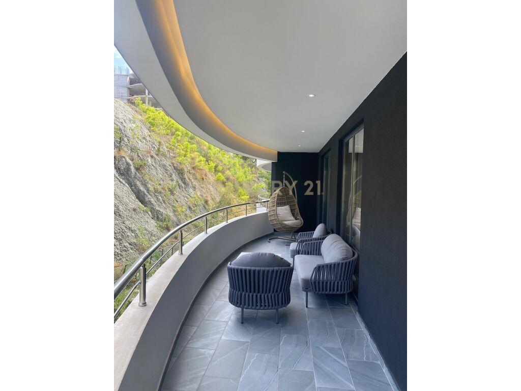 SHITET SUPER APARTAMENT 2+1+2 + 2 POSTE ME PAMJE DETI TEK RE