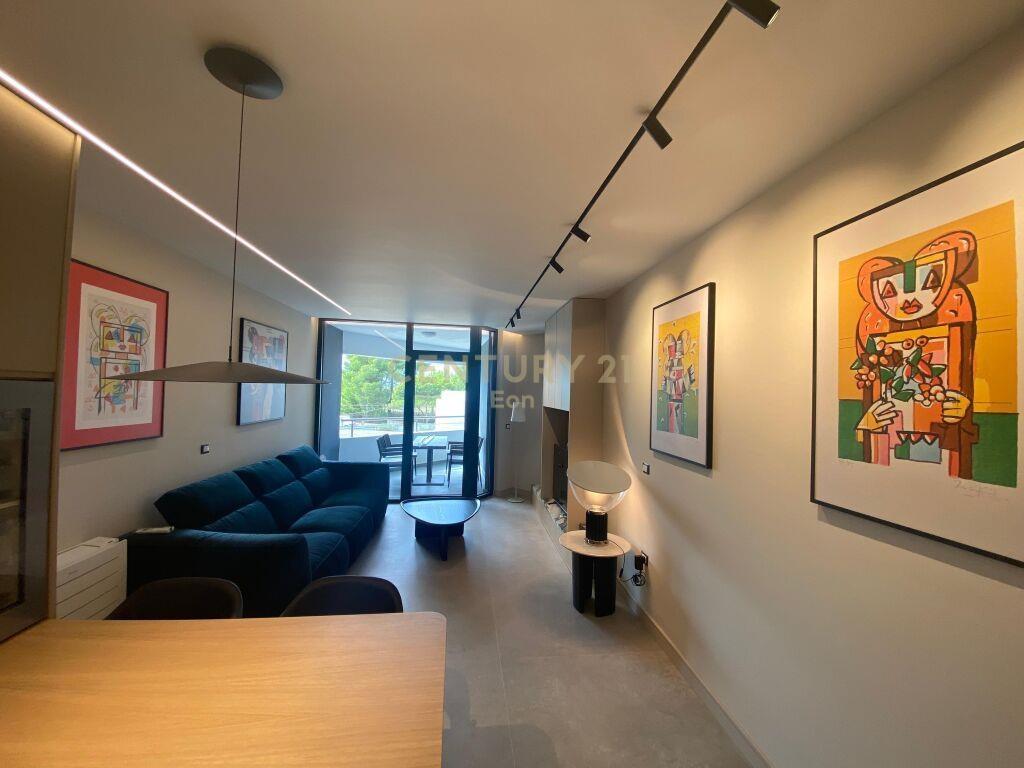 SHITET SUPER APARTAMENT 2+1+2 + 2 POSTE ME PAMJE DETI TEK RE