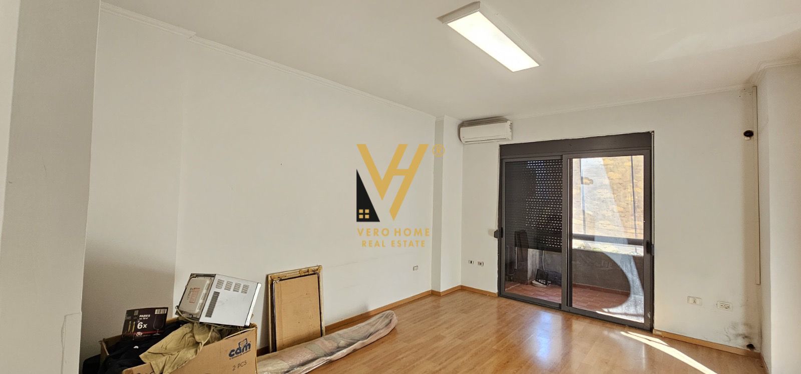 AMBIENT 140M2 TE RR.KOSOVAREVE 900 EURO