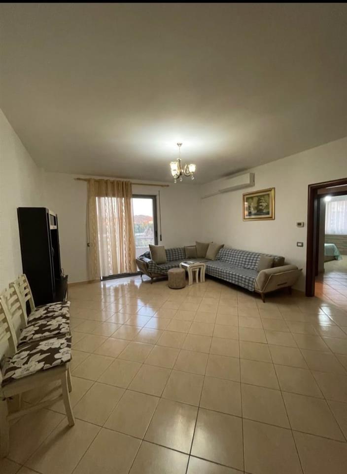 Shitet apartament ne Plazh plepa