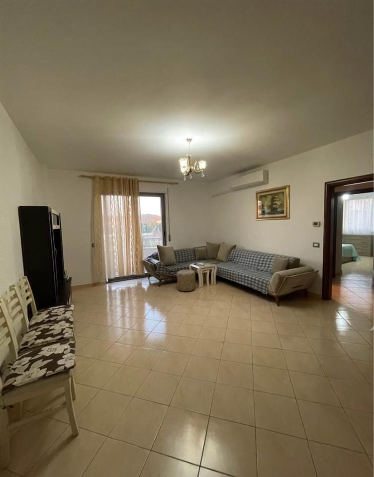 Shitet apartament ne Plazh plepa