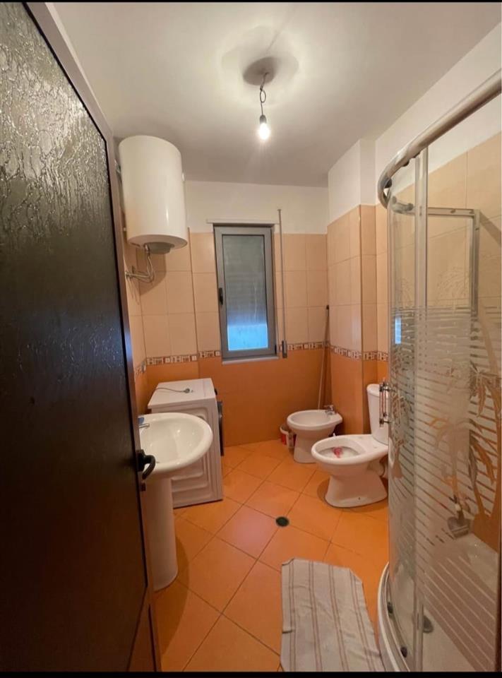 Shitet apartament ne Plazh plepa