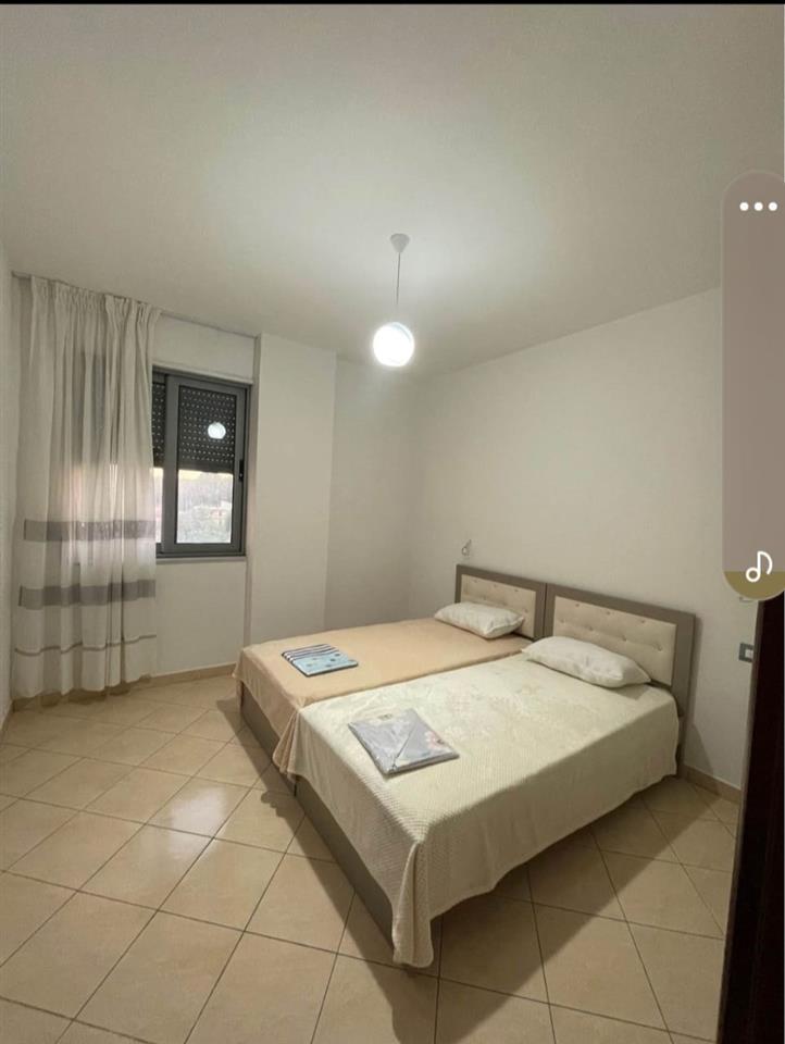 Shitet apartament ne Plazh plepa