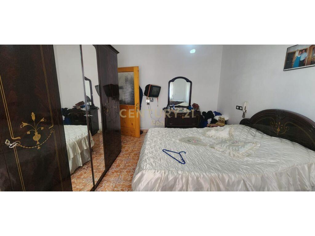 SHITET APARTAMENT 1+1 PRANE DREJTORISE SE POLICISE !