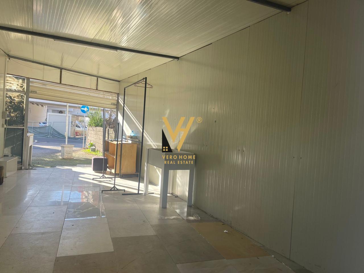 MAGAZINE 50 M2 TE UNAZA E RE 30.000 LEKE