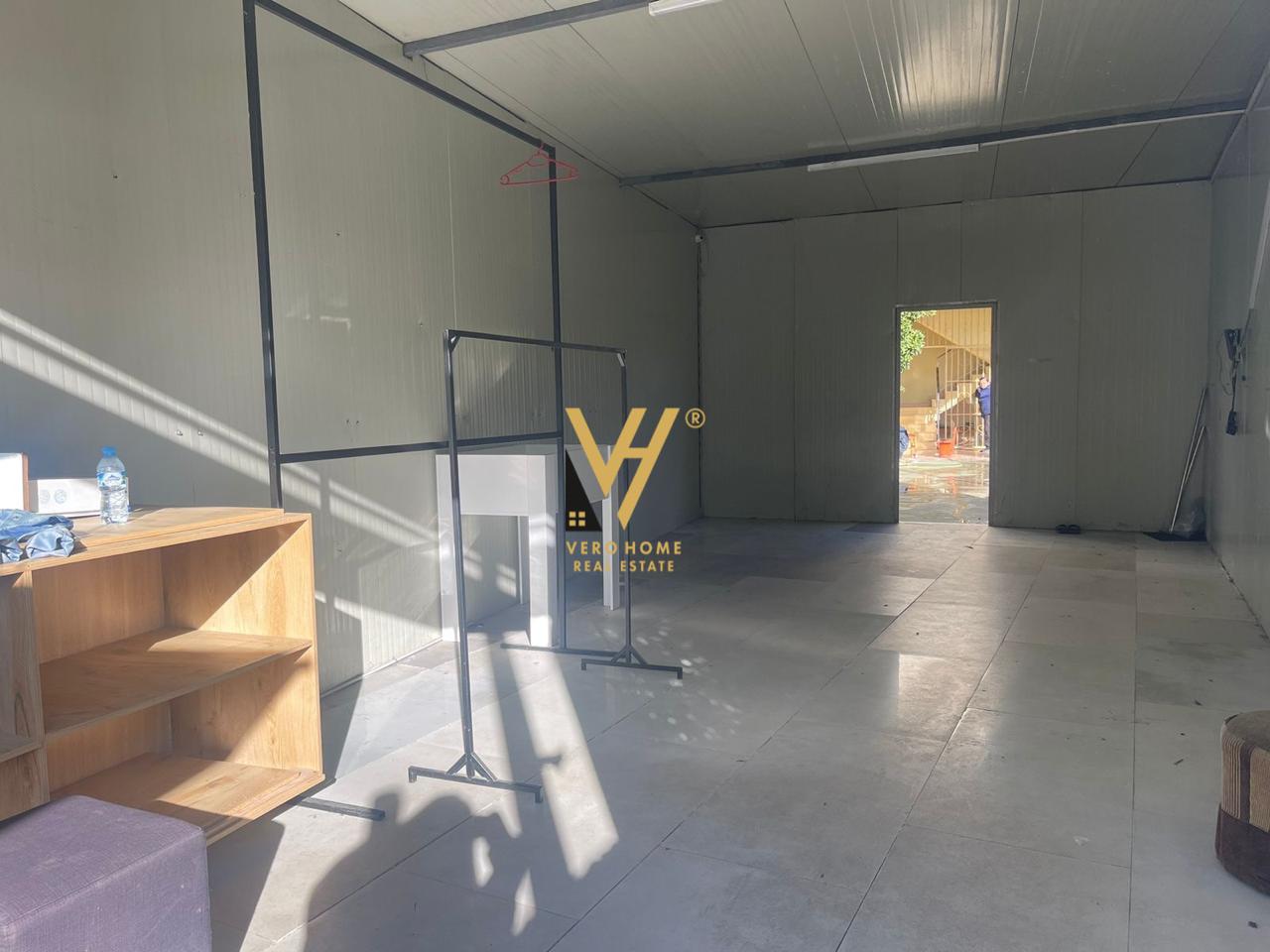 MAGAZINE 50 M2 TE UNAZA E RE 30.000 LEKE