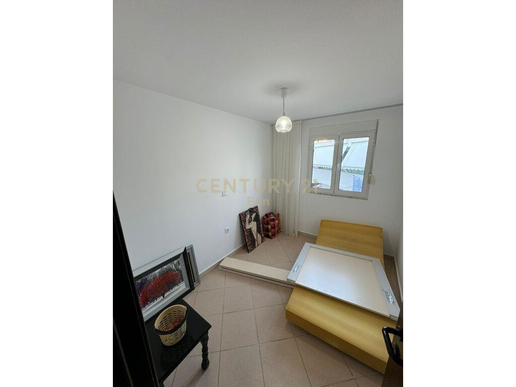 SHITET APARTAMENT 2+1 NE PLAZH PRANE RROTES SE KUQE!