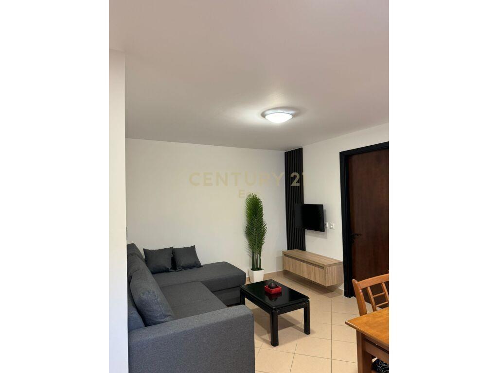 SHITET APARTAMENT 2+1 NE PLAZH PRANE RROTES SE KUQE!