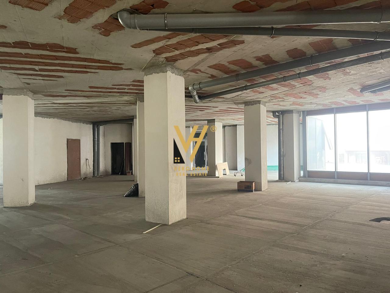 AMBJENT 500 M2 TE UNAZA E RE 600.000 EURO