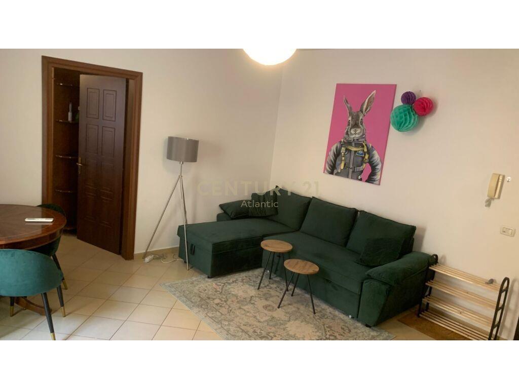 JEPET ME QIRA APARTAMENT 1+1 TEK SHKEMBI I KAVAJES!