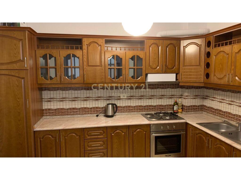 JEPET ME QIRA APARTAMENT 1+1 TEK SHKEMBI I KAVAJES!