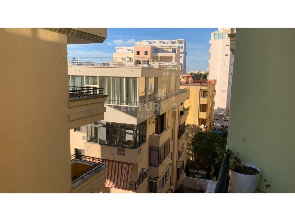 JEPET ME QIRA APARTAMENT 1+1 TEK SHKEMBI I KAVAJES!