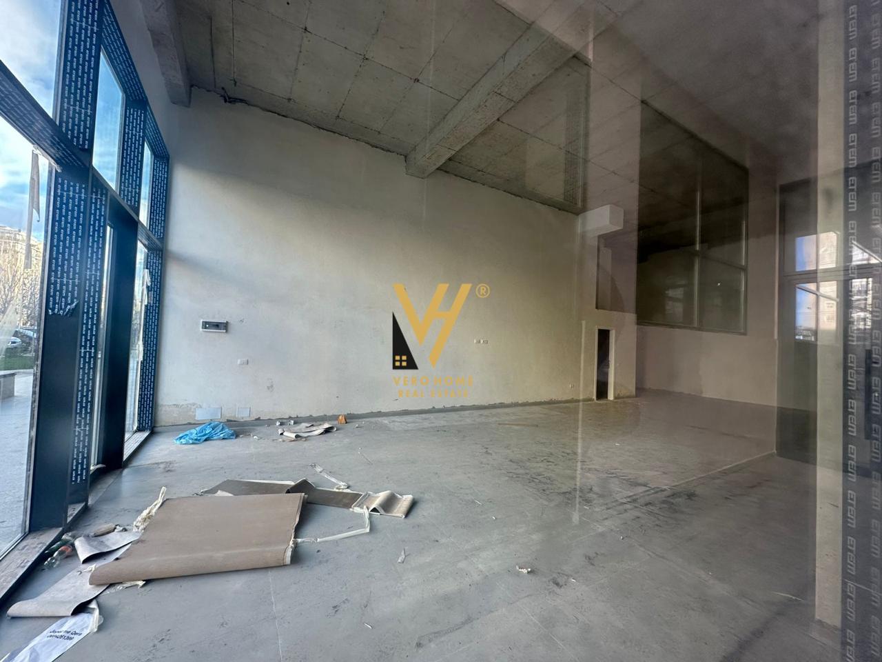 AMBIENT 102 M2 TE RR.DAFINAVE 1.600 EURO